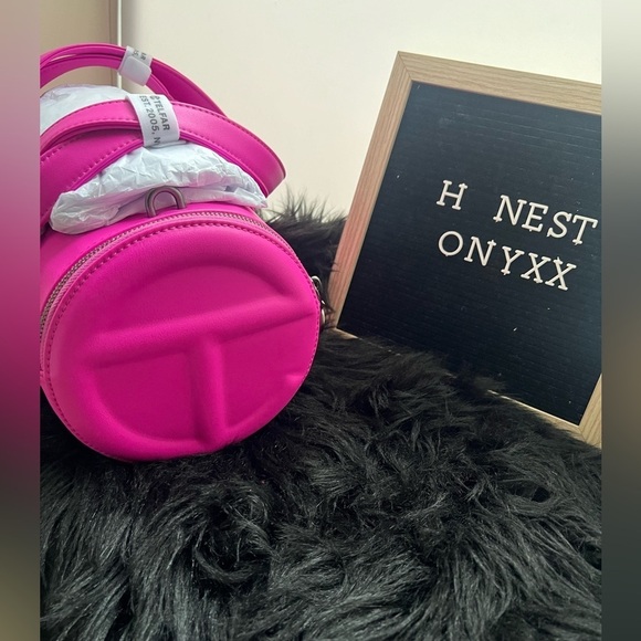 Medium azalea Telfar duffle - Picture 8 of 15